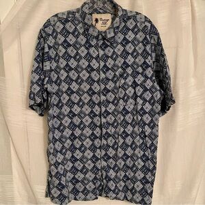 Vintage Silk Circa 1969, 100% silk shirt in size XL.  Excellent condition.